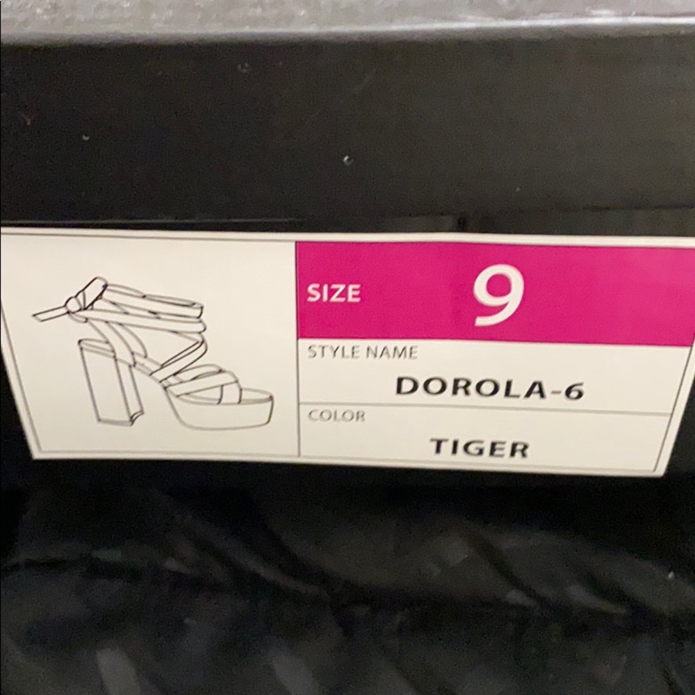 Heels - Picture 3 of 5